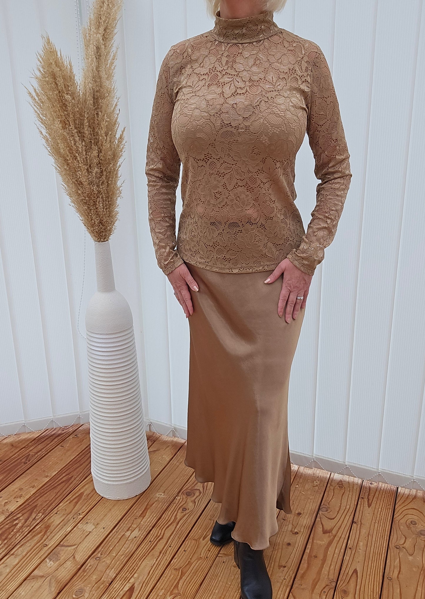 Sblacera Lace Blouse