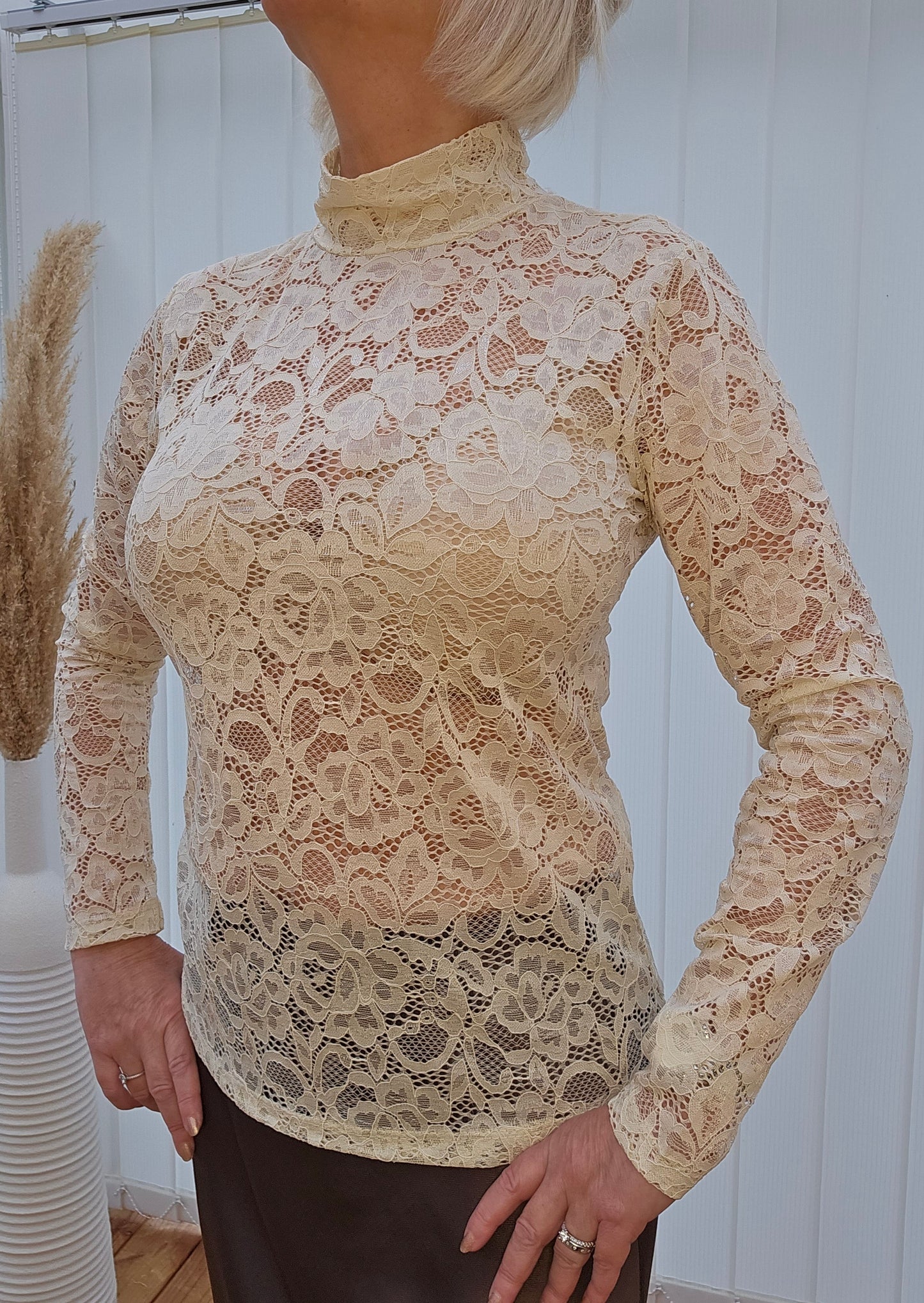 Sblacera Lace Blouse