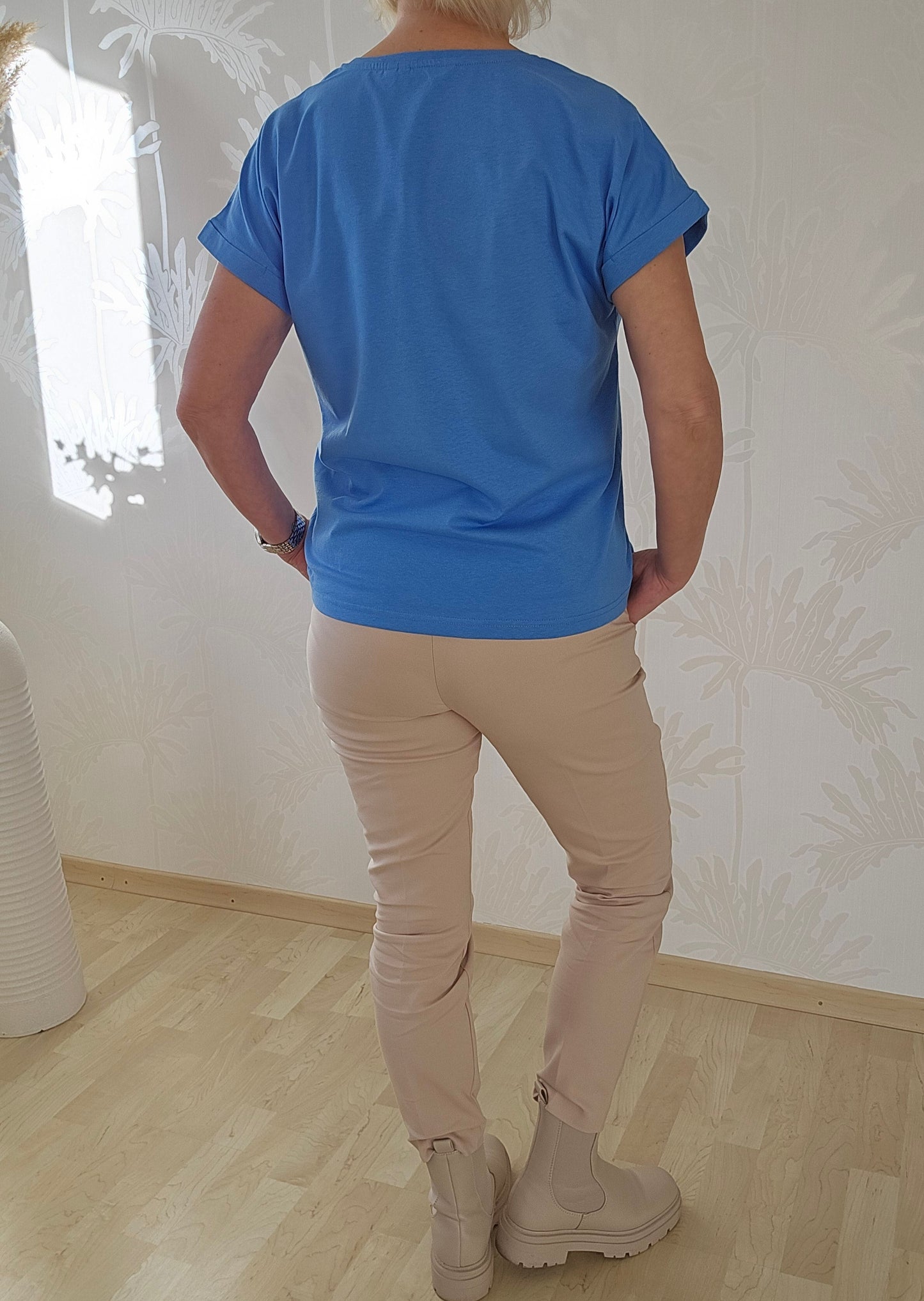 CRLuvan T-shirt