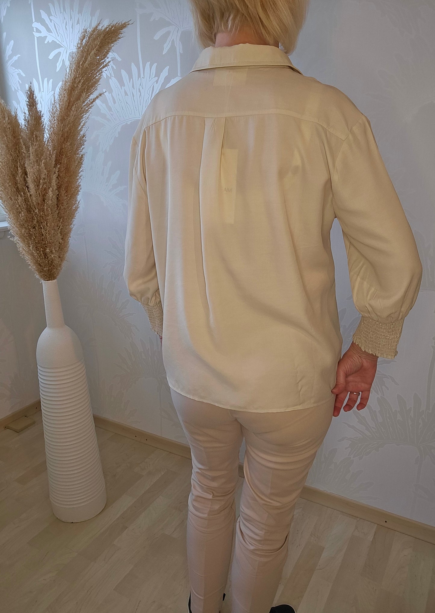 CRNola Shirt Oatmeal