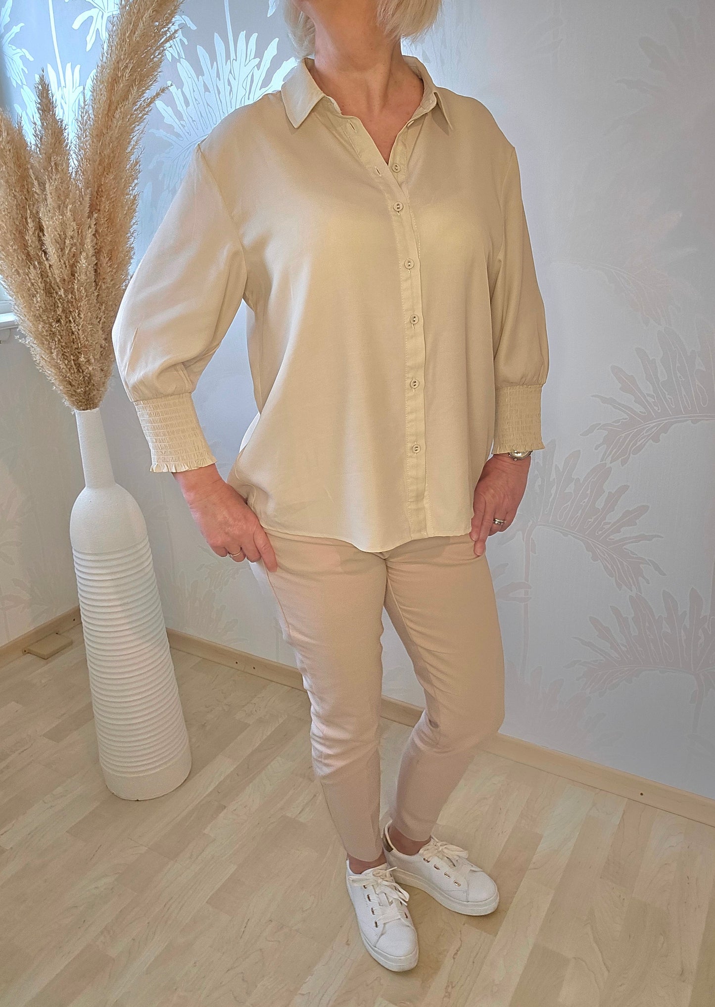 CRNola Shirt Oatmeal