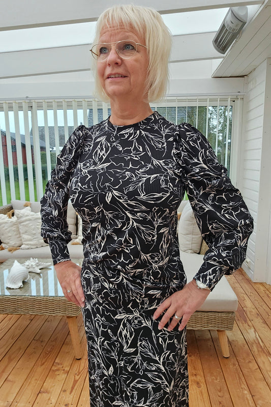 Vya Black Flower topp